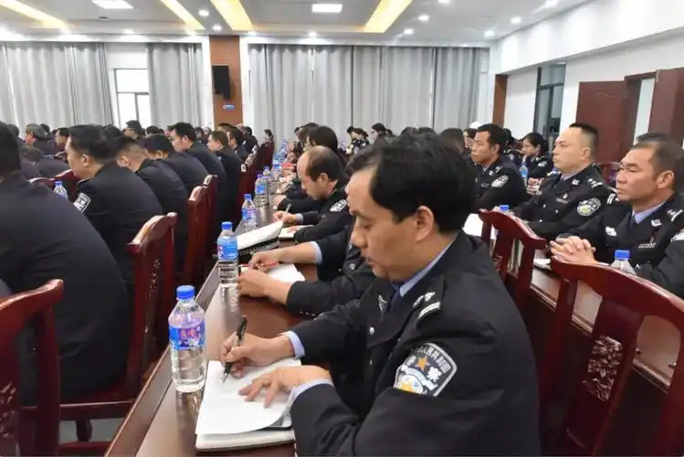 巧家县公安局召开队伍教育整顿动员部署会