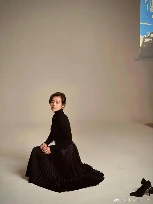 上海主持人陈辰迎43岁生日隔离期老公余笛秀厨艺被赞好男人