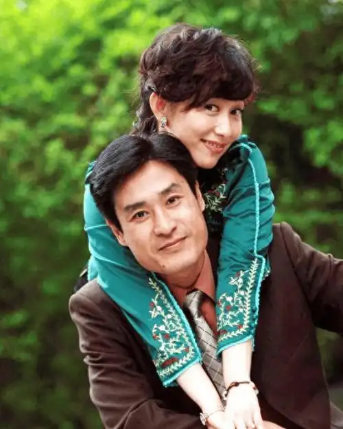 陈锐:80年代红极一时,前妻和现任妻子都是美女演员,现状如何?