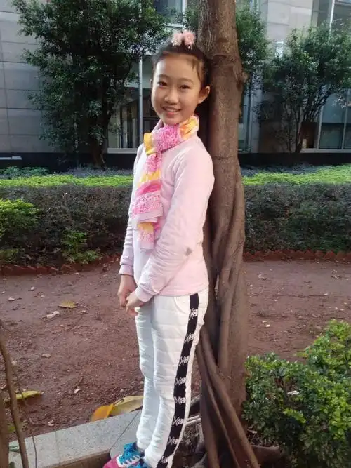 小女孩小演员有哪些(中国最漂亮的12岁童星)