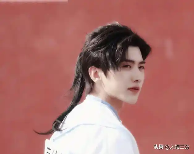 蔡徐坤古装造型来袭,粉丝太宠!看清这颜值,我没眼花吧?