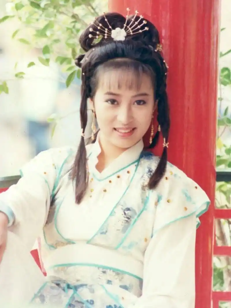 "80年代第一古装美人" 笑容甜美 脸型流畅 黎美娴古装扮相尤其出彩