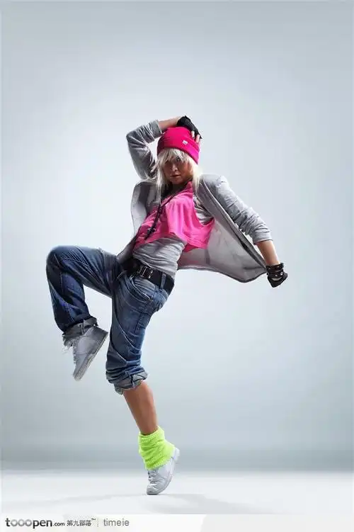 街舞(英文名字hiphop)能让人注意力集中,动作