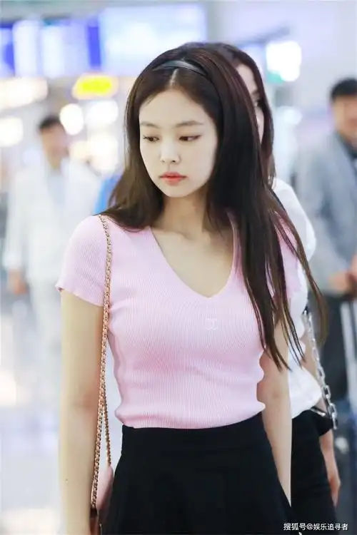 jennie的15种机场穿搭时尚又性感网友不愧是时尚的引领者