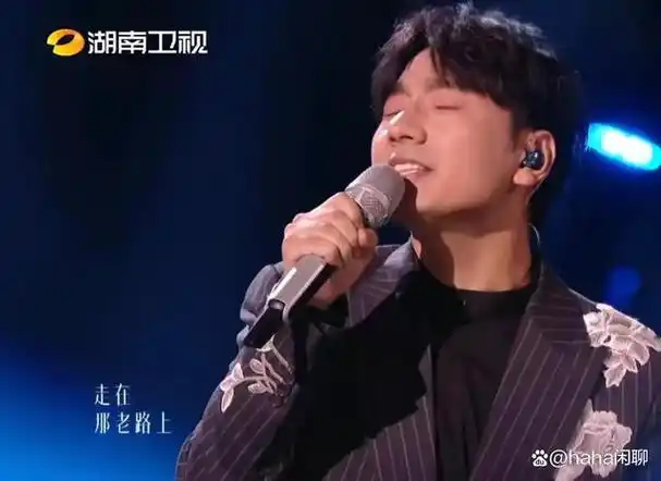 汪苏泷第5个登场,演唱shuyan yang / 田冰冰的歌曲《蚂蚁筑起高塔》