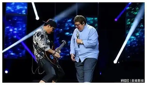 53岁韩红男友终于现身?两人38年前相爱,如今差距一目了然