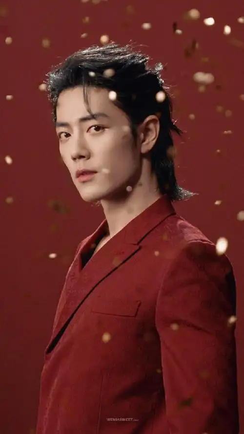 肖战红西装大背头