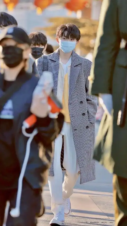 来和马嘉祺学穿搭好适合穿风衣和大衣!