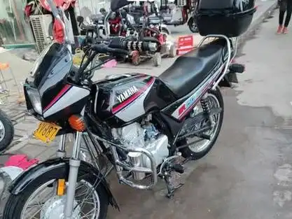 雅马哈劲虎实际上就是上个世纪风靡一时的雅马哈sr150,最早是一台125