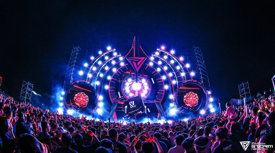 2017百威风暴电音节长沙首秀,万人尬舞燃炸全场