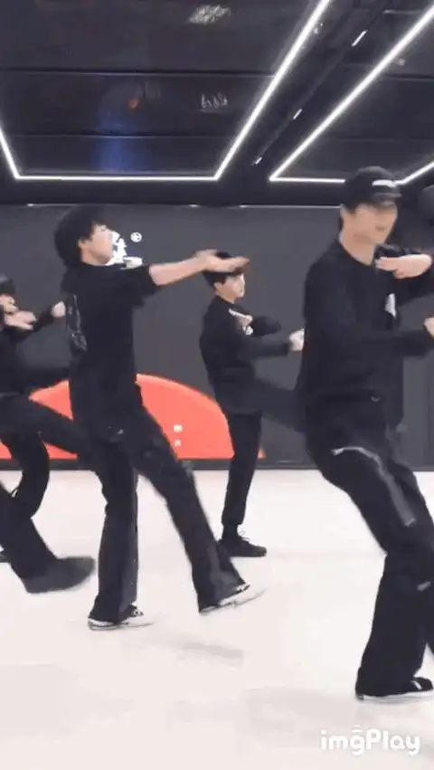 时代少年团朱雀练习室刘耀文舞蹈细节分析