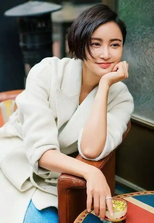 有一种"整容"叫张歆艺分手,前夫杨树鹏一如既往,她却像变个人_母亲