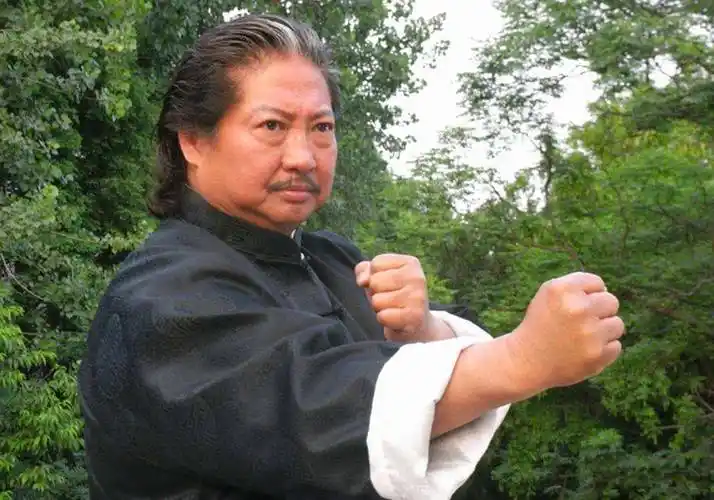 洪金宝71岁庆生画面曝光!