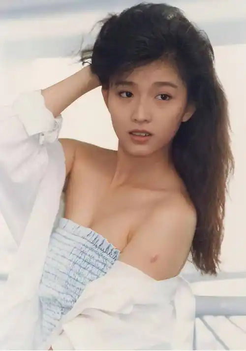 清纯女神叶全真:释小龙的初恋,金城武的梦中情人,54岁仍未婚_成龙