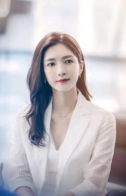 江疏影,中国内地女演员,1986年9月1日出生于上海,毕业于上海戏剧学院