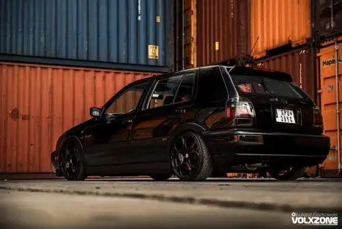 黑武士高尔夫gti里竟藏着红头引擎打开机盖后真是惊呆了