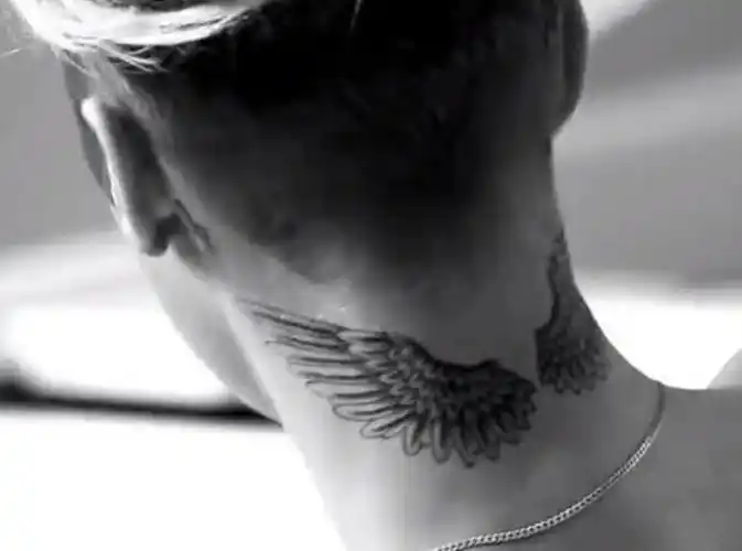 比伯纹身赛琳娜洗了吗贾斯汀比伯纹身太多