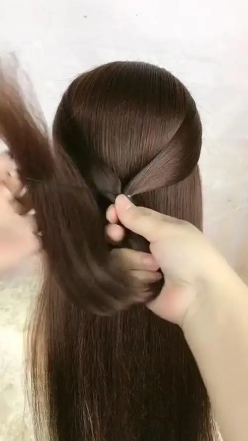长头发这样扎,让你变成女神