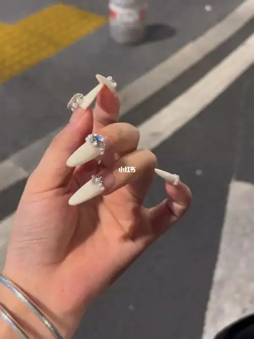 超美的长尖美甲好嘛