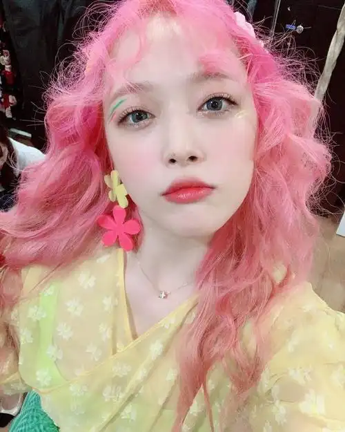 致美丽的崔雪莉##雪莉新歌mv##雪莉 眉毛##雪莉珍珠羊角造型##雪莉