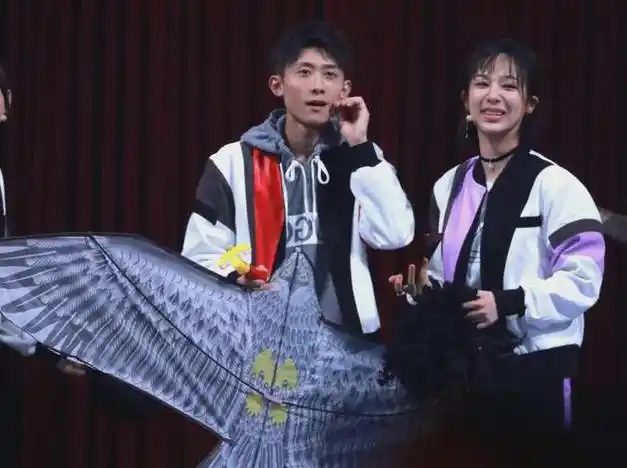 杨紫突然官宣,张一山点赞上热搜!网友:恭喜,这一天终于来了!