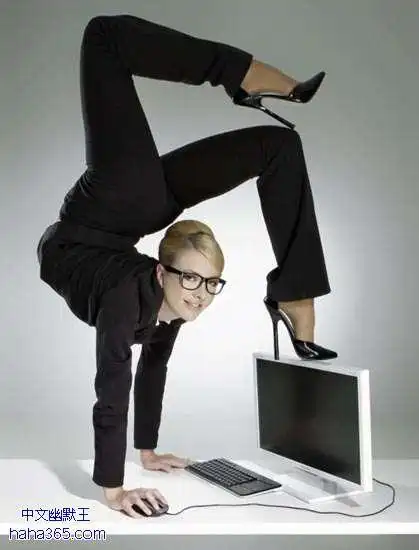 向人们展示了她柔美精湛的惊人肢体动作