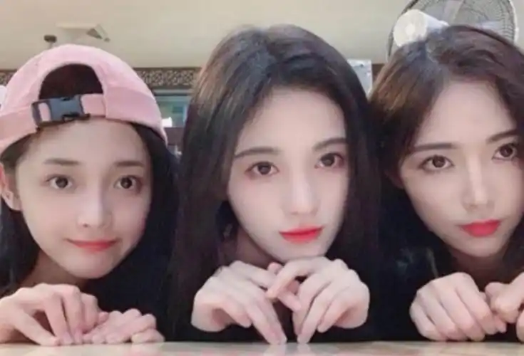 关晓彤的闺蜜团,宋茜的闺蜜团,鞠婧祎的闺蜜团,看到谢娜的:真强大啊!