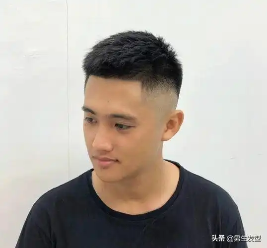 男生"短寸"发型过时了?剪这4款帅气短发,你就是最靓的仔