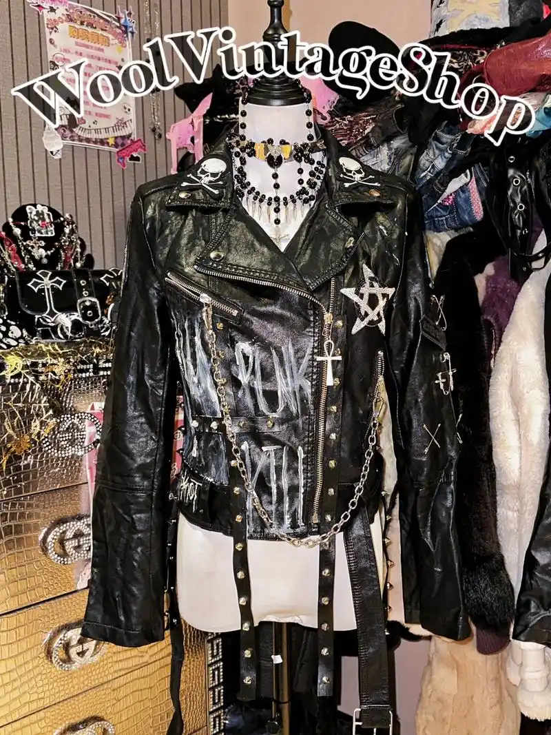 remake手绘重金属摇滚朋克皮衣.#remake #原创设 - 抖音