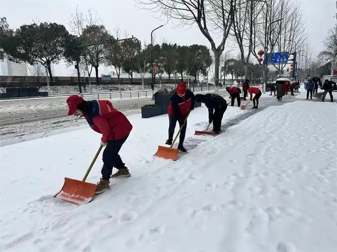 武汉市中华路街道铲雪除冰保畅通