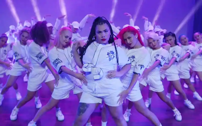 载入史册的炸裂齐舞世界顶级舞团royalfamily最经典舞台bbhmm再现