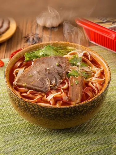 东街红汤牛肉面桶装油炸速食方便面懒人泡面湖南方便面