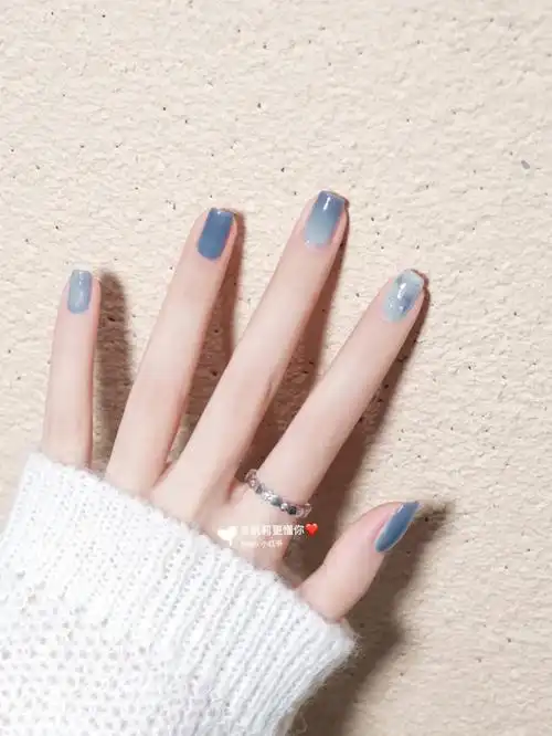 气质显白水雾蓝晕染渐变美甲