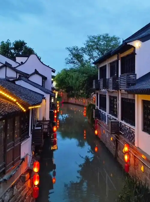 嘉定州桥老街-法华塔.#马尚儒 这夜景不弱于我去过的任何一座 - 抖音