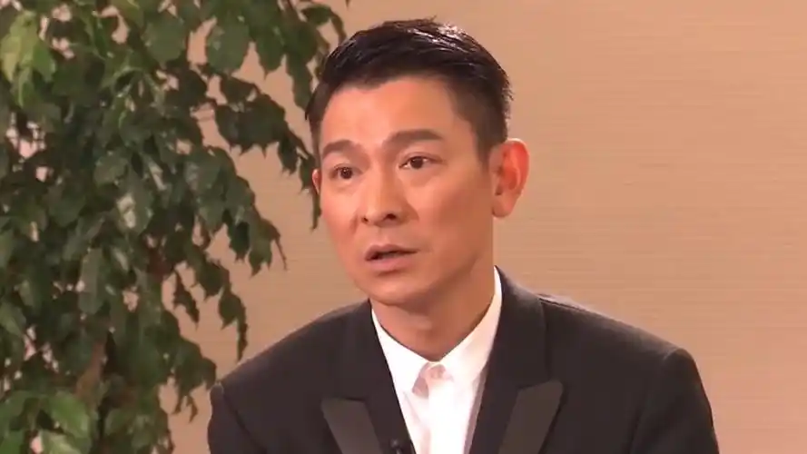 出道40年就唱红两首歌,却说刘德华唱功太差,这是哪里来的自信?