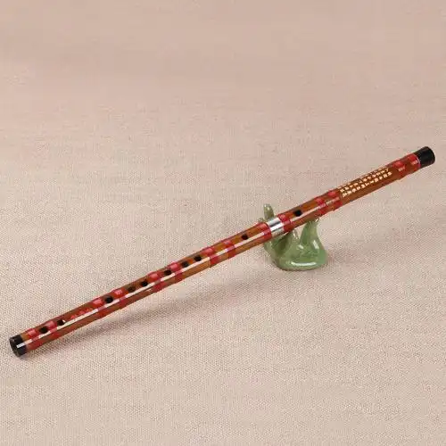 竹笛,汉语乐器,是中国广为流传的民族吹奏乐器,因为是用天然竹材制成