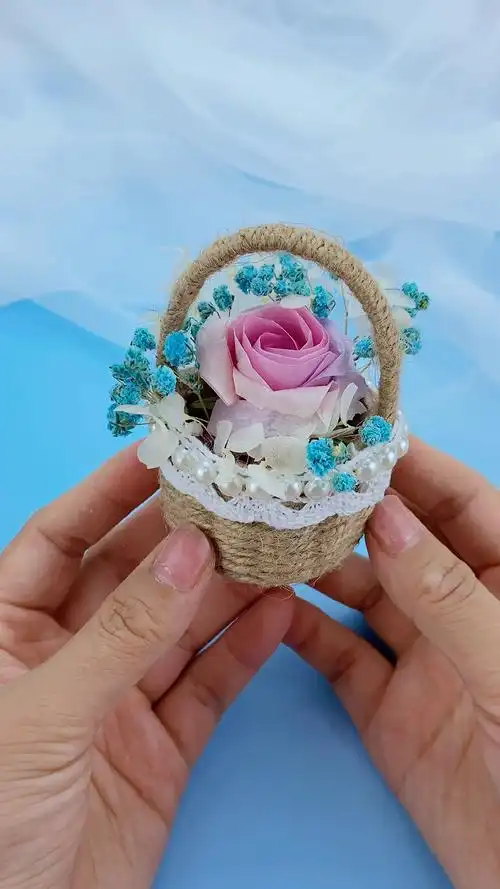 手工制作#喝完饮料瓶子不要扔,做个迷你小花篮太美了!-度小视