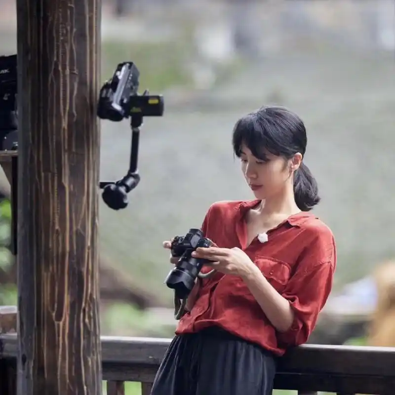 孙莉向往的生活红衣穿搭