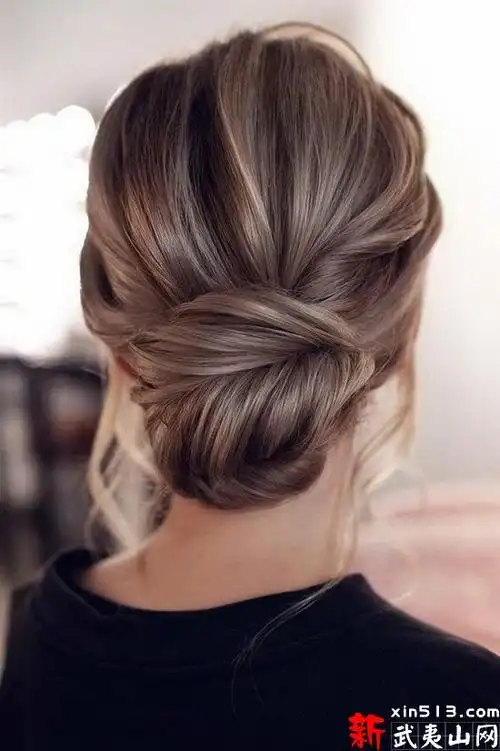 9款名媛盘发造型,应对各种高级场合