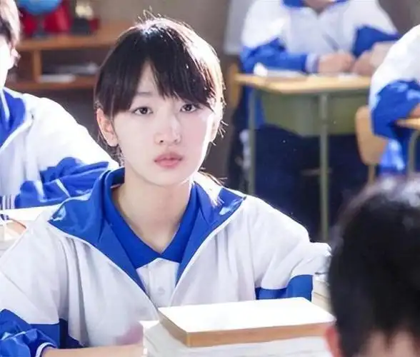回顾:三四十岁能演学生只服这7位,不用装嫩校服一穿灵气就来!