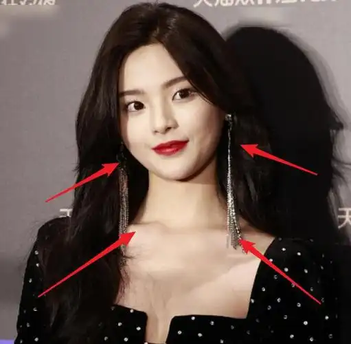 杨超越醉酒后首露面以为生图够吸睛不曾想锁骨才让人酸成柠檬