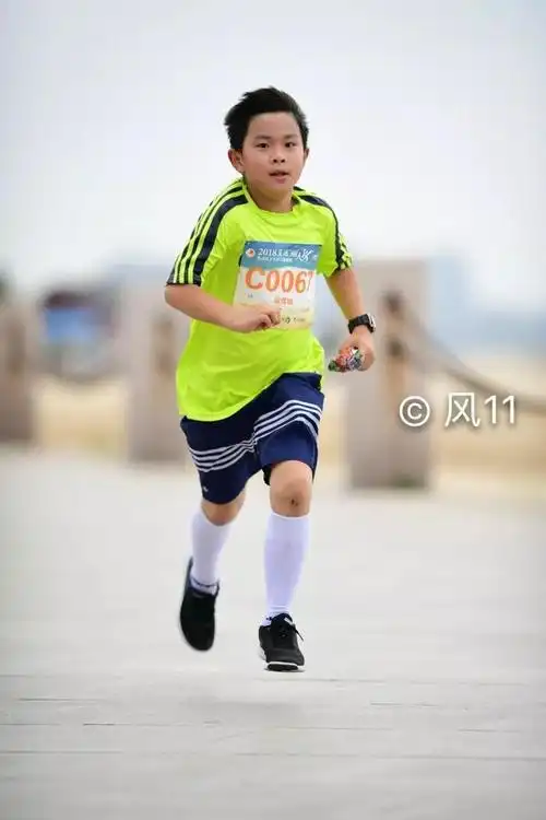 乳山亲子跑这些祖国的花骨朵是马拉松运动的未来