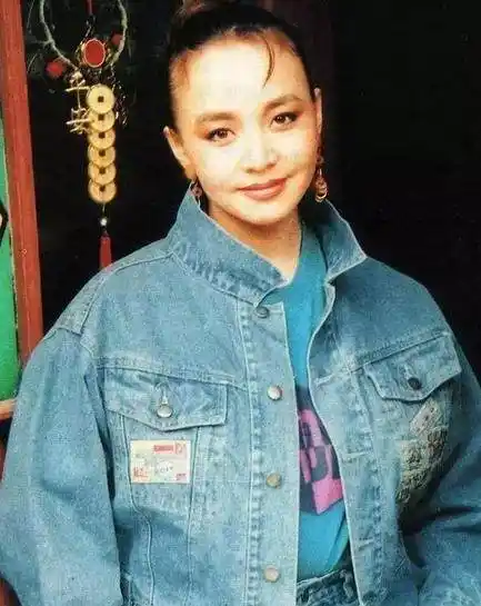 宋丹丹20岁那一年,天使面孔,魔鬼身材,网友:难怪看不上杨紫!