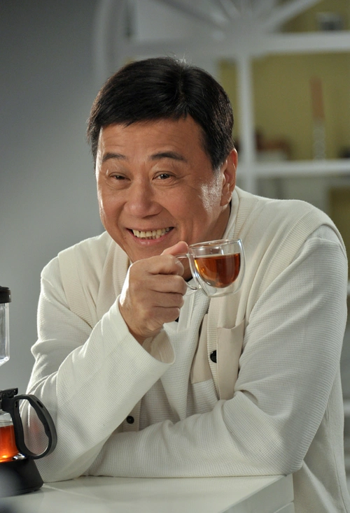 75岁夏雨出售广州豪宅降价至528万仍无人问津被嫌周边环境差