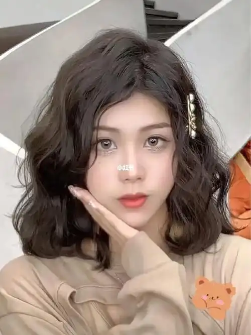 中短发法式烫发蛋卷头,头发多也可以烫哦