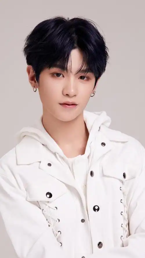 黄明昊多格壁纸.,黄明昊多格壁纸高清(黄明昊手机壁纸图片)