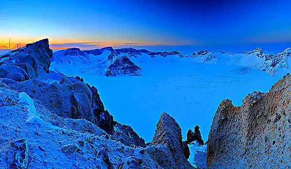 长白山天池全景