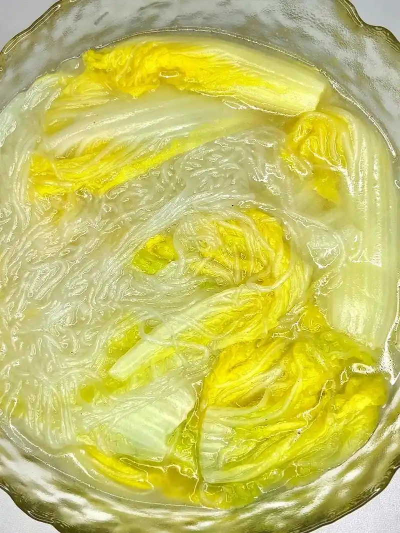 减肥的姐妹一定要试试这道 娃娃菜粉丝汤 刮脂汤!