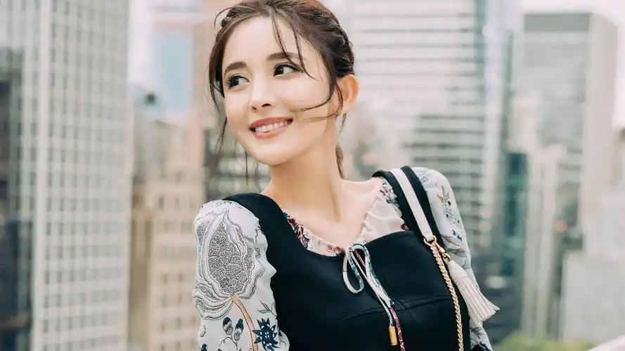 古力娜扎明星新疆美女明星风尚壁纸