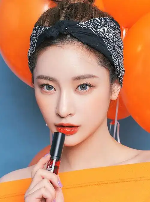 这款色系的妆容美到连你亲妈都认不出!